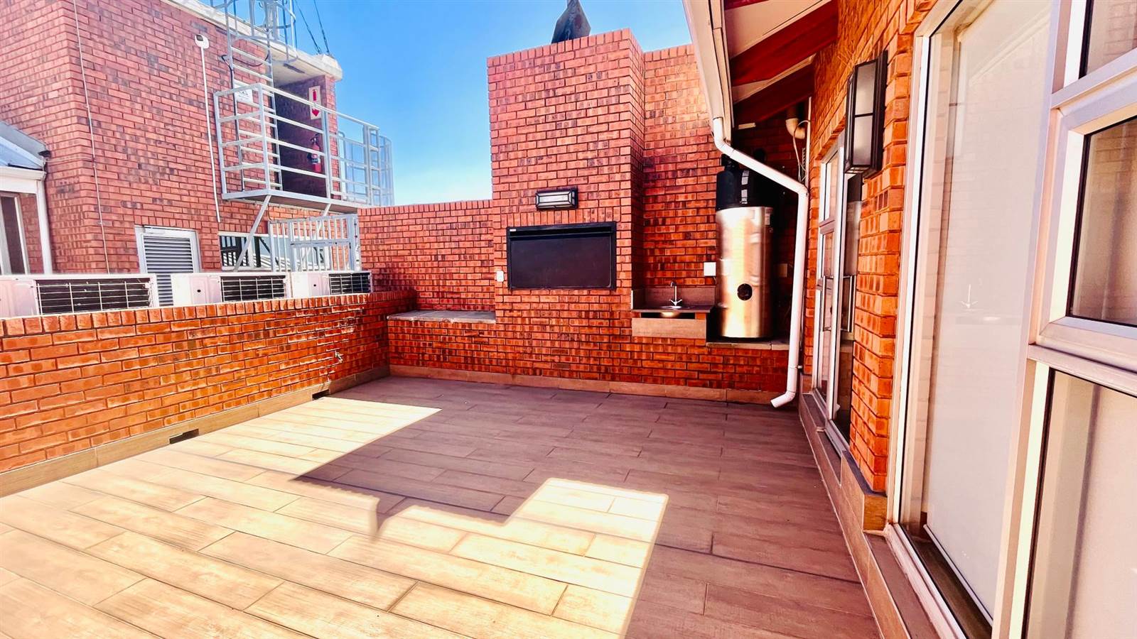 2 Bed Penthouse in Witbank Central photo number 14