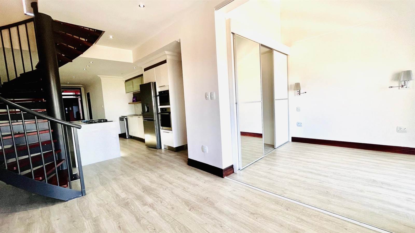 2 Bed Penthouse in Witbank Central photo number 17
