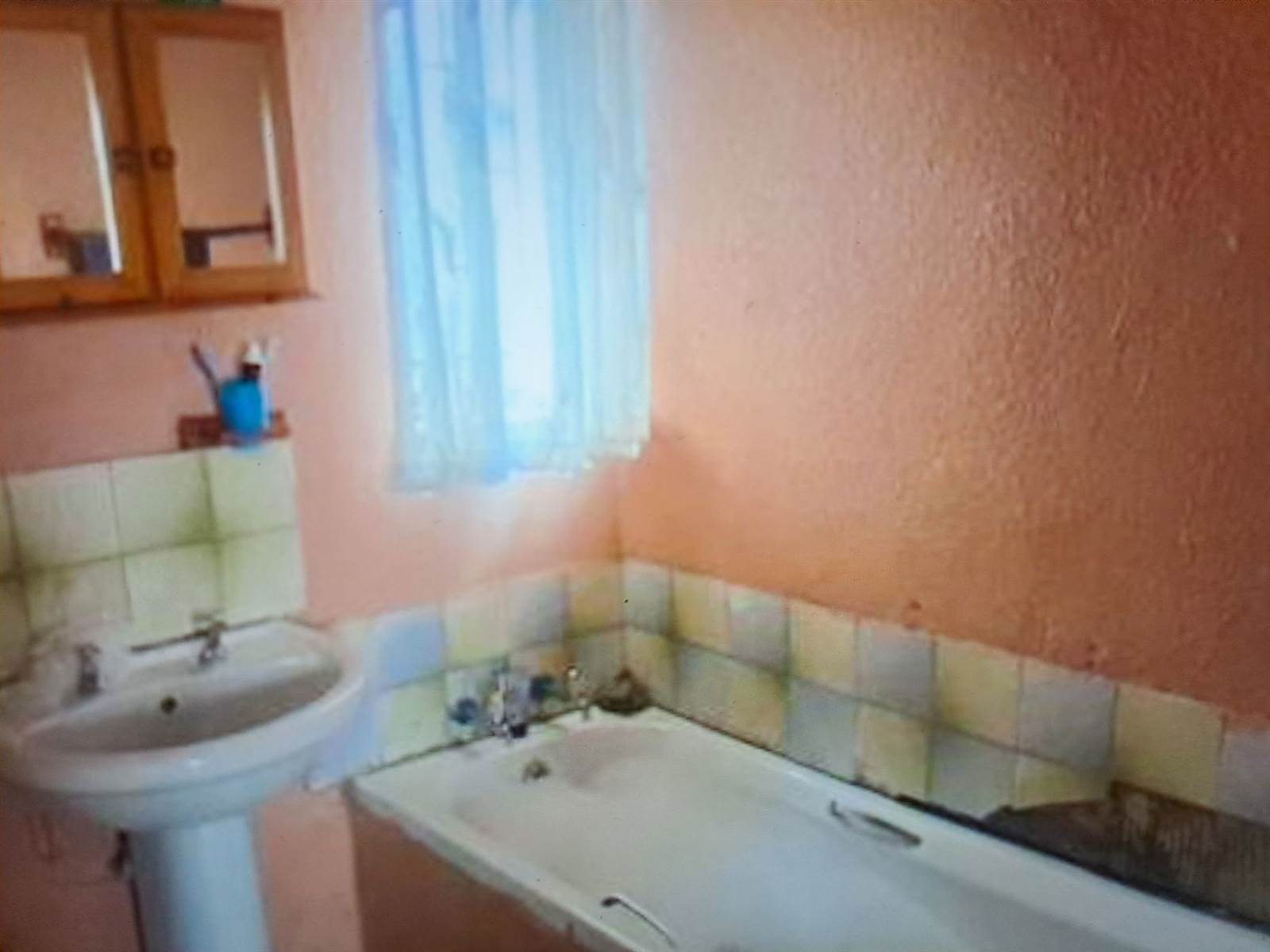 2 Bed House in Kwa Thema photo number 8