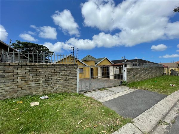 4 Bedroom House 4 Bedroom House