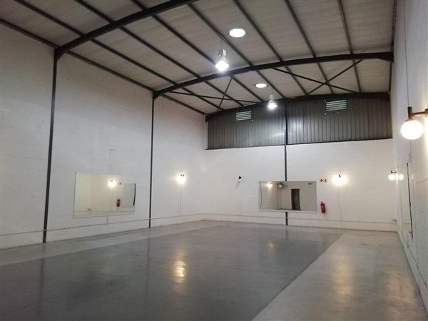 375  m² Industrial space