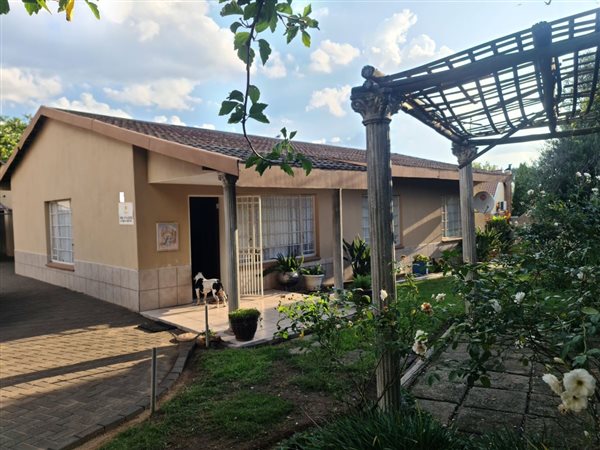3 Bedroom House 3 Bedroom House