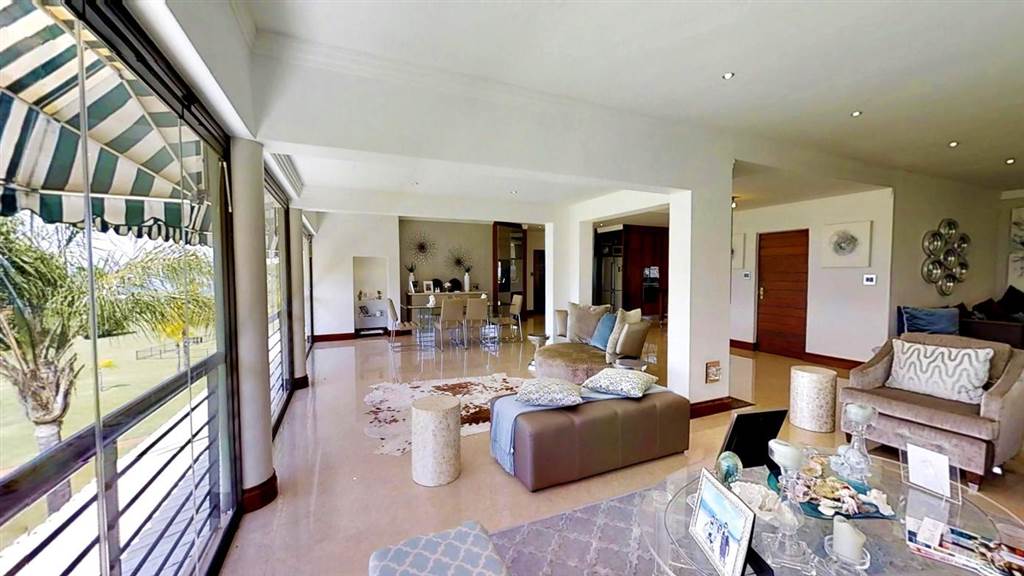 4 Bed Apartment in Hartbeespoort Dam photo number 2