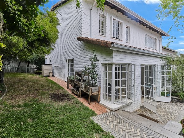 3 Bed Duplex in Craighall Park