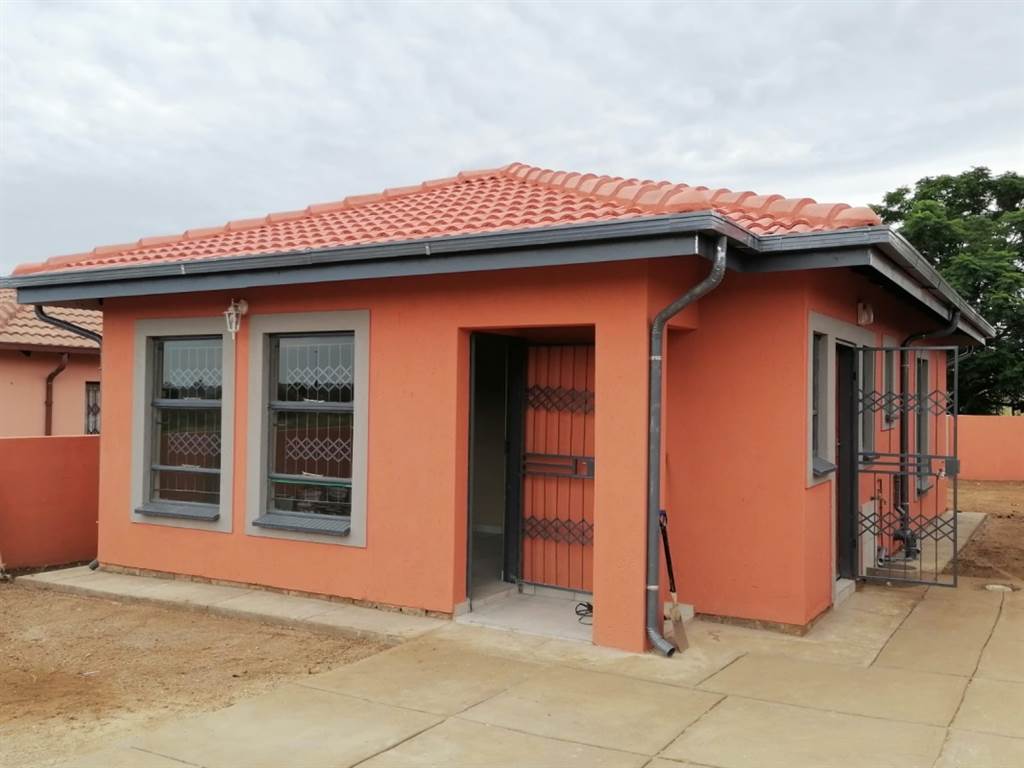 3 Bed House in Mabopane photo number 1