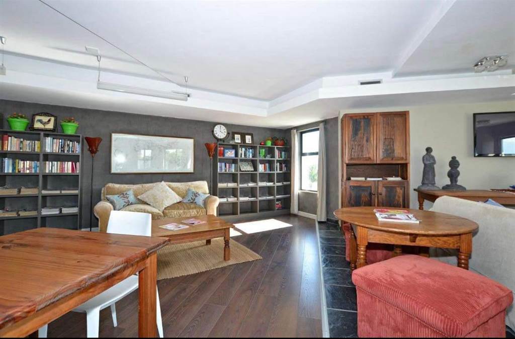 2 Bed Apartment in Royal Ascot photo number 22