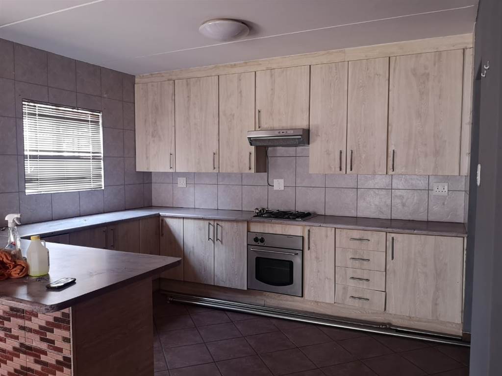 3 Bed House in Bo Dorp photo number 15