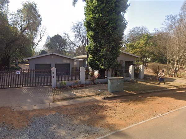 2 855 m² Land