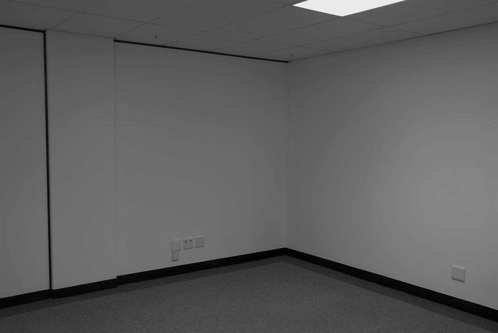 16  m² Office Space in Menlyn photo number 5