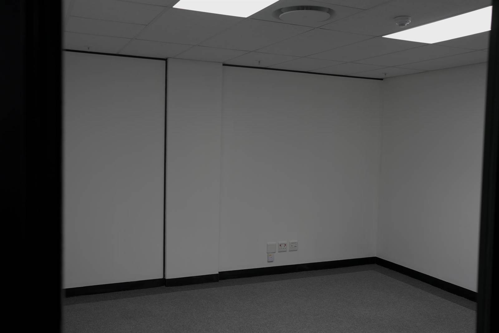 16  m² Office Space in Menlyn photo number 3