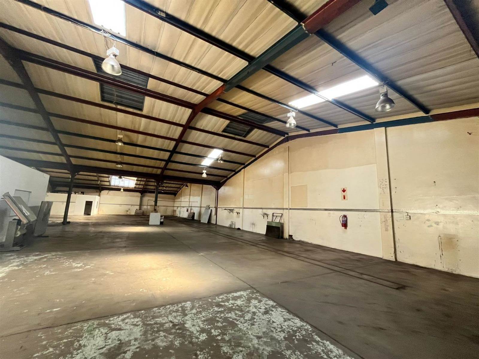 755  m² Industrial space in Anderbolt photo number 2