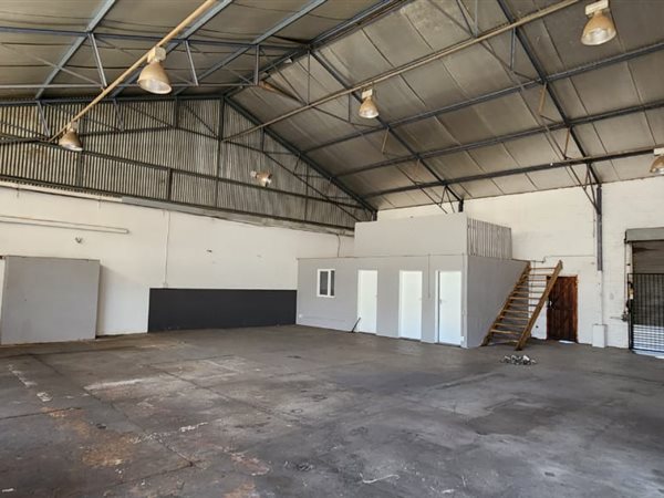 240  m² Industrial space