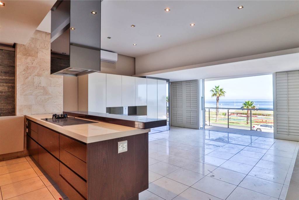 3 Bed Penthouse in Mouille Point photo number 10