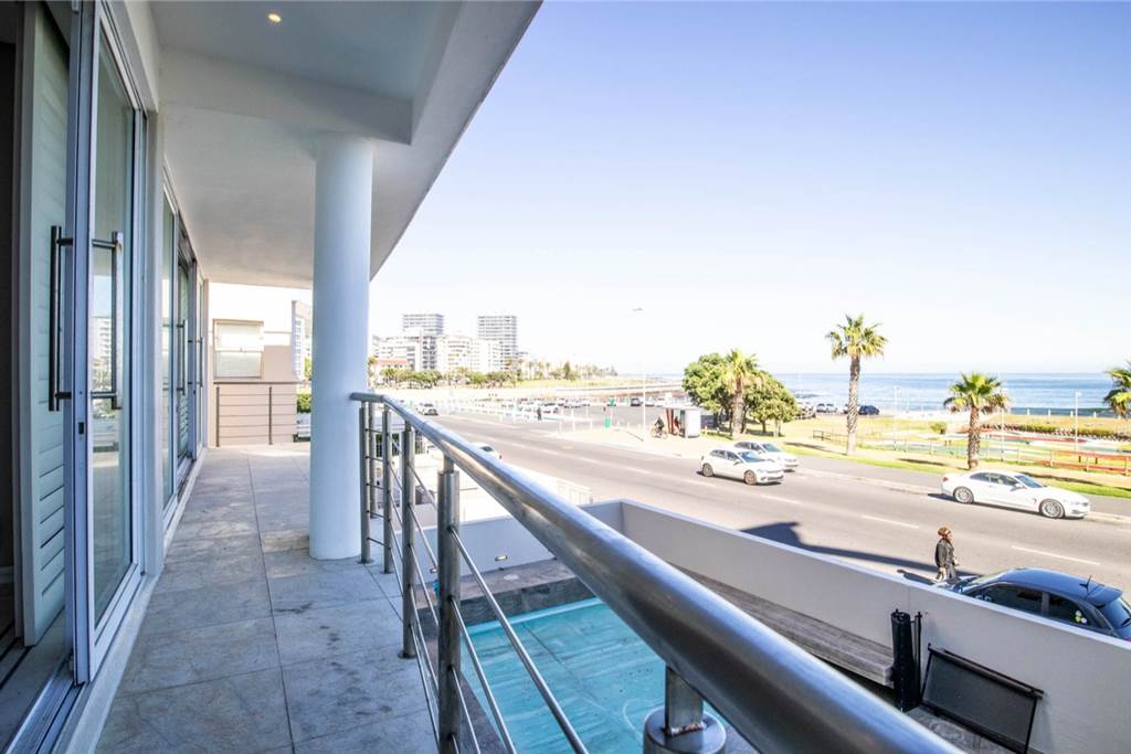 3 Bed Penthouse in Mouille Point photo number 20