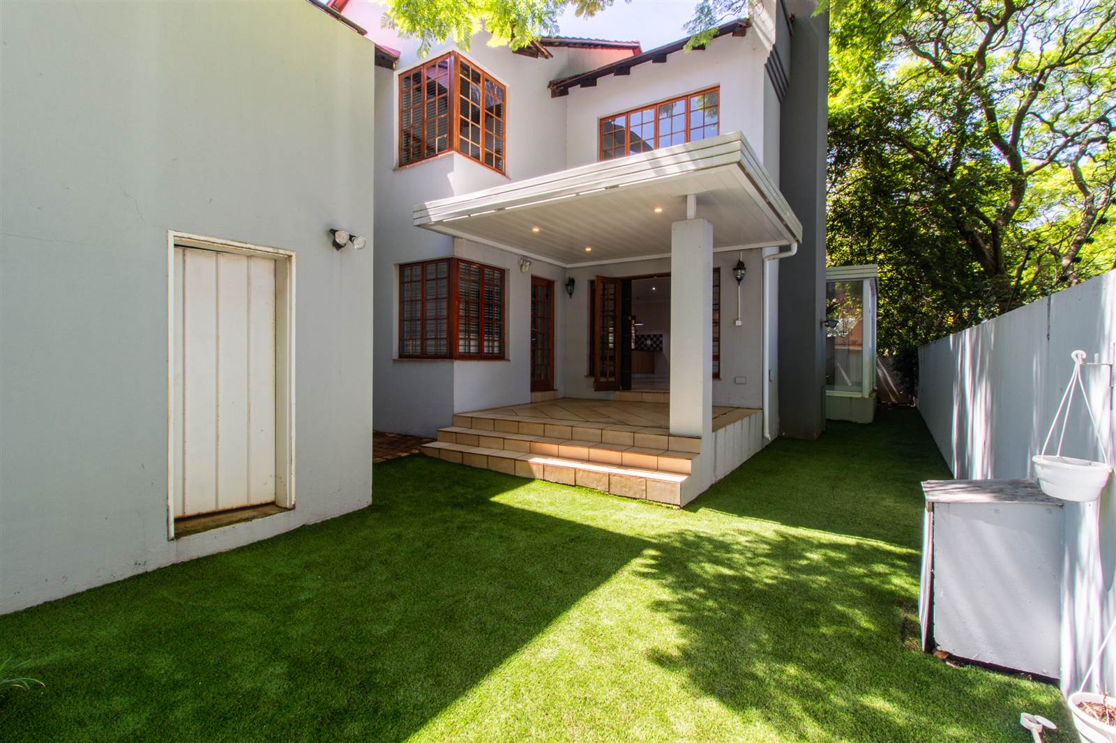 4 Bed House in Parktown photo number 3