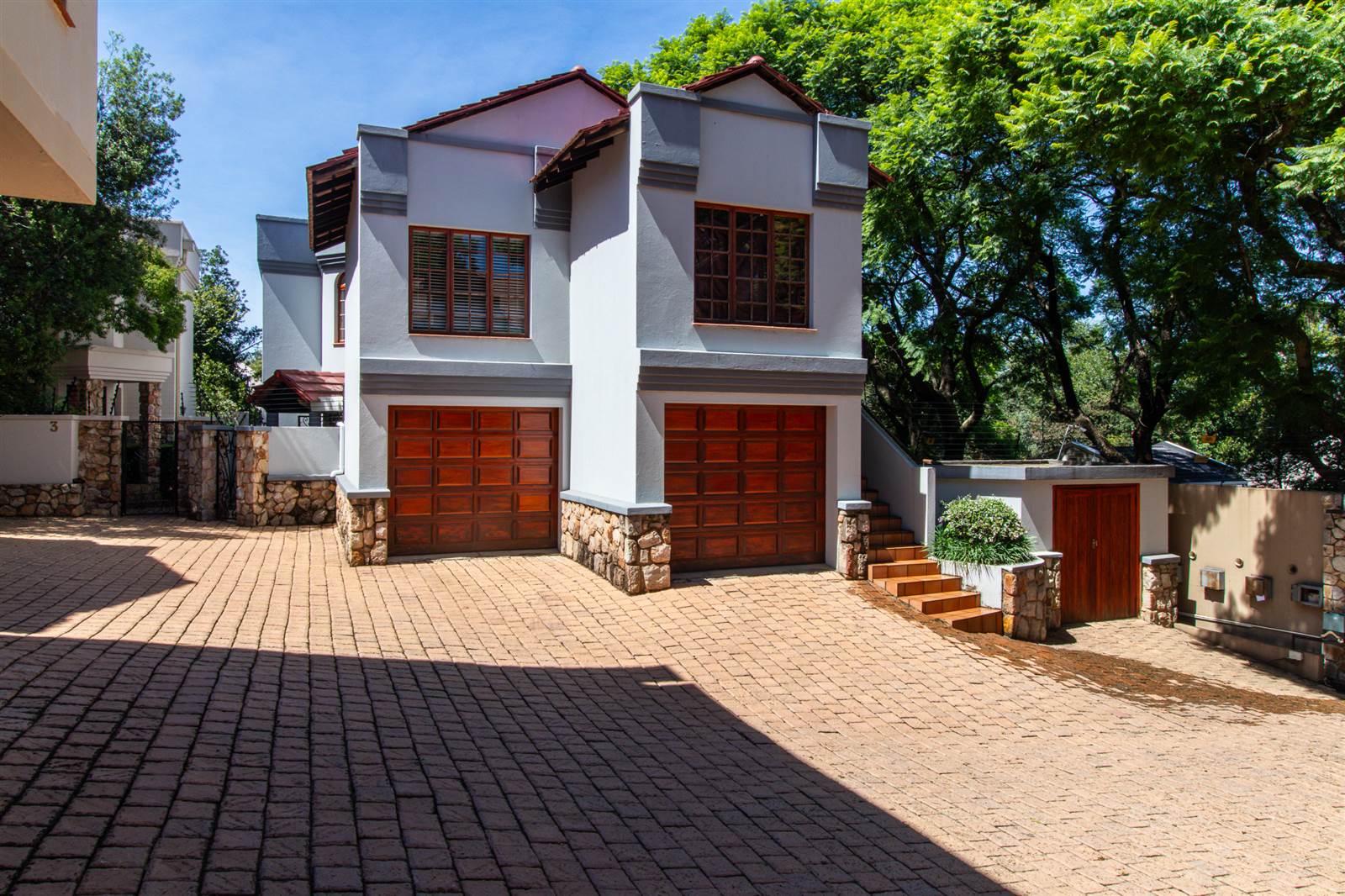 4 Bed House in Parktown photo number 2