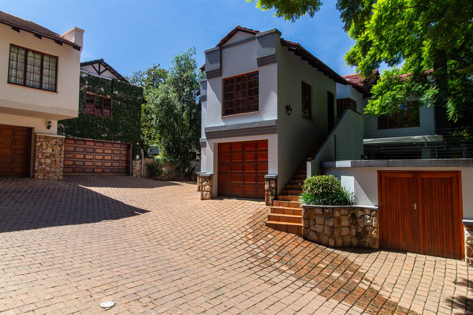 4 Bed House in Parktown photo number 17