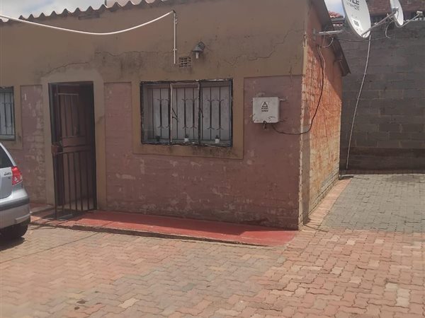 7 Bed House in Tembisa