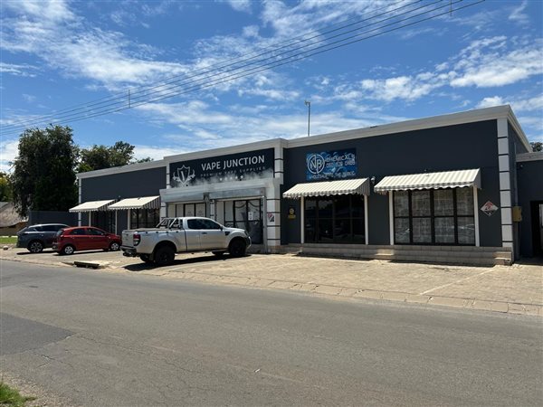 50 m² Retail Space 50 m² Retail Space