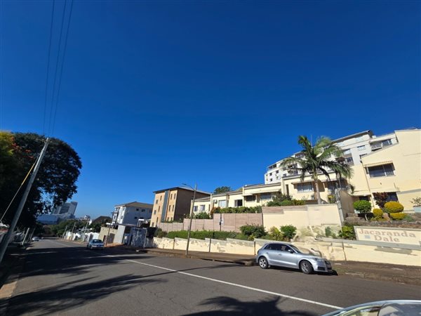 3 Bedroom Townhouse 3 Bedroom Townhouse