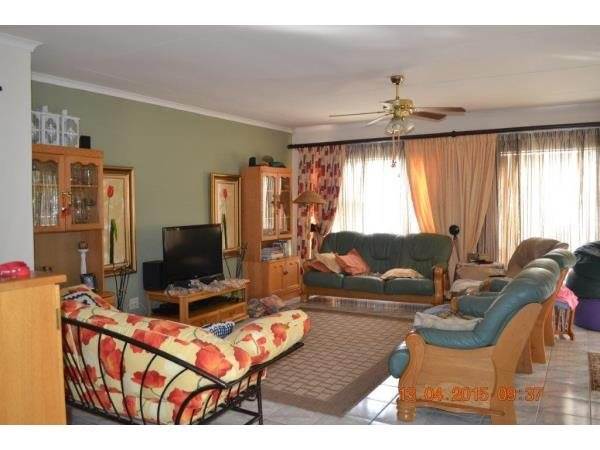 4 Bed House in Protea Park photo number 11
