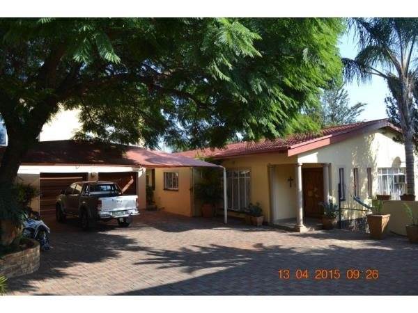 4 Bed House in Protea Park photo number 2