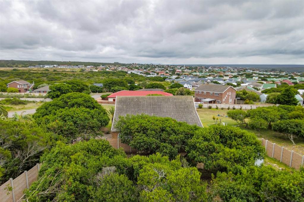 606 m² Land available in Stilbaai photo number 9