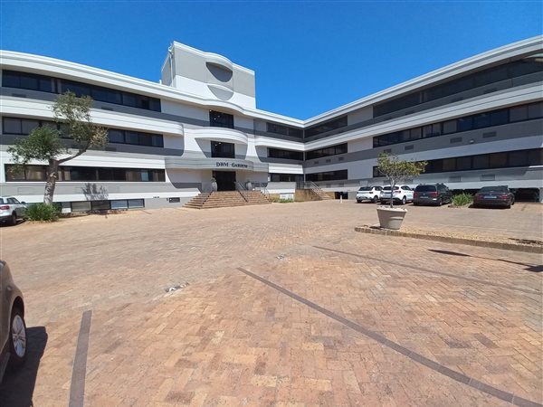 797  m² Commercial space in Pinelands