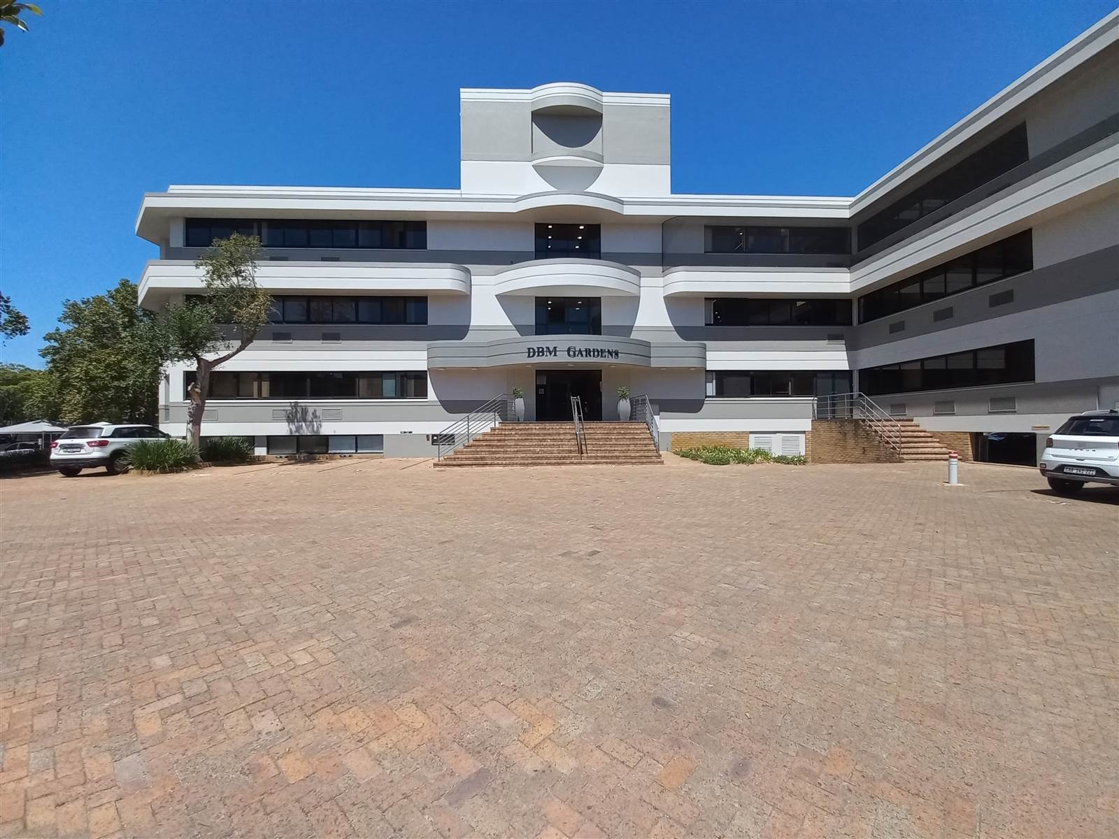 797  m² Commercial space in Pinelands photo number 3