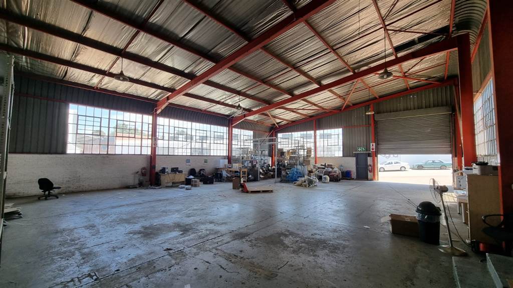 326  m² Industrial space in Bartlett photo number 2