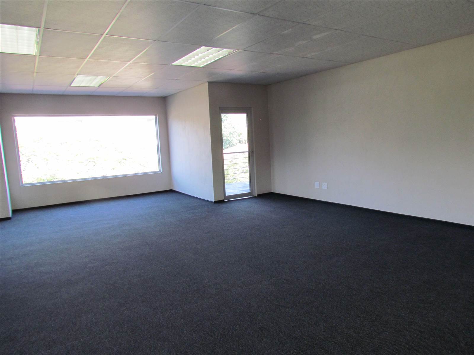 2396  m² Commercial space in Nelspruit photo number 14