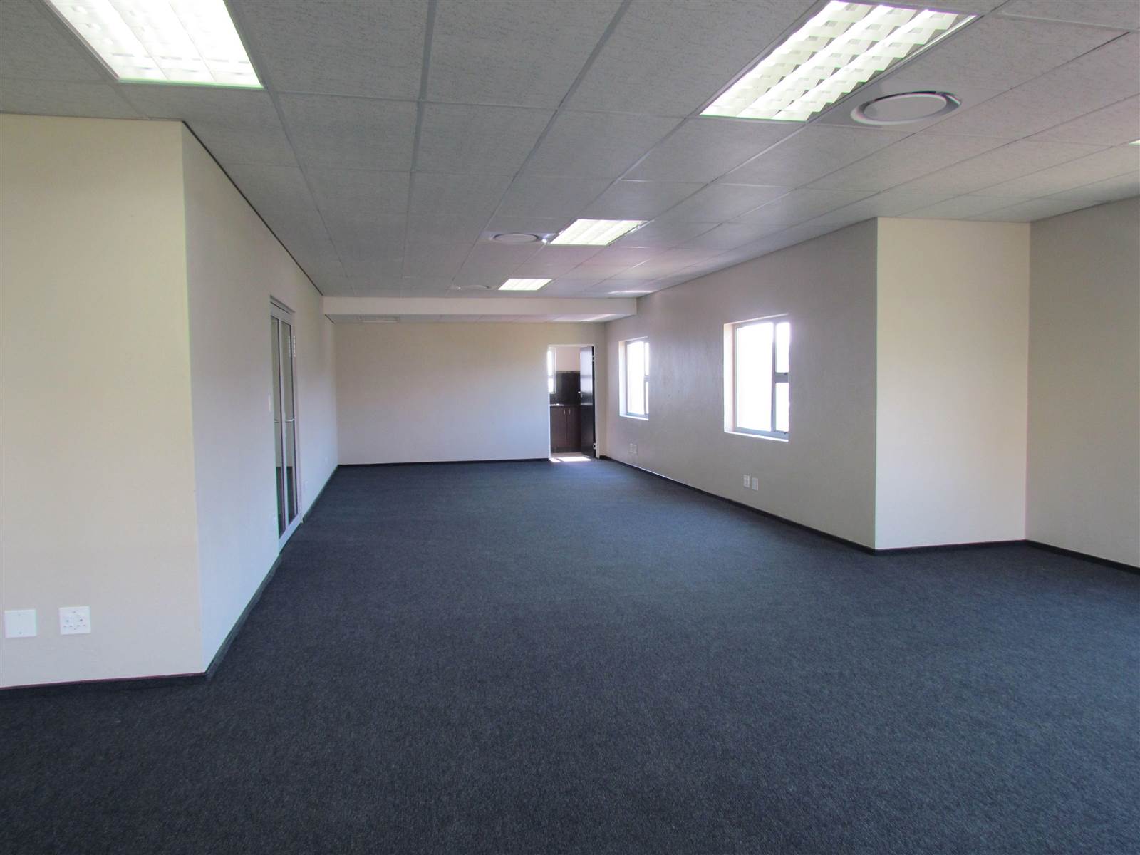 2396  m² Commercial space in Nelspruit photo number 13