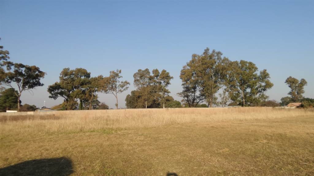 9000 m² Land available in Benoni North AH photo number 1