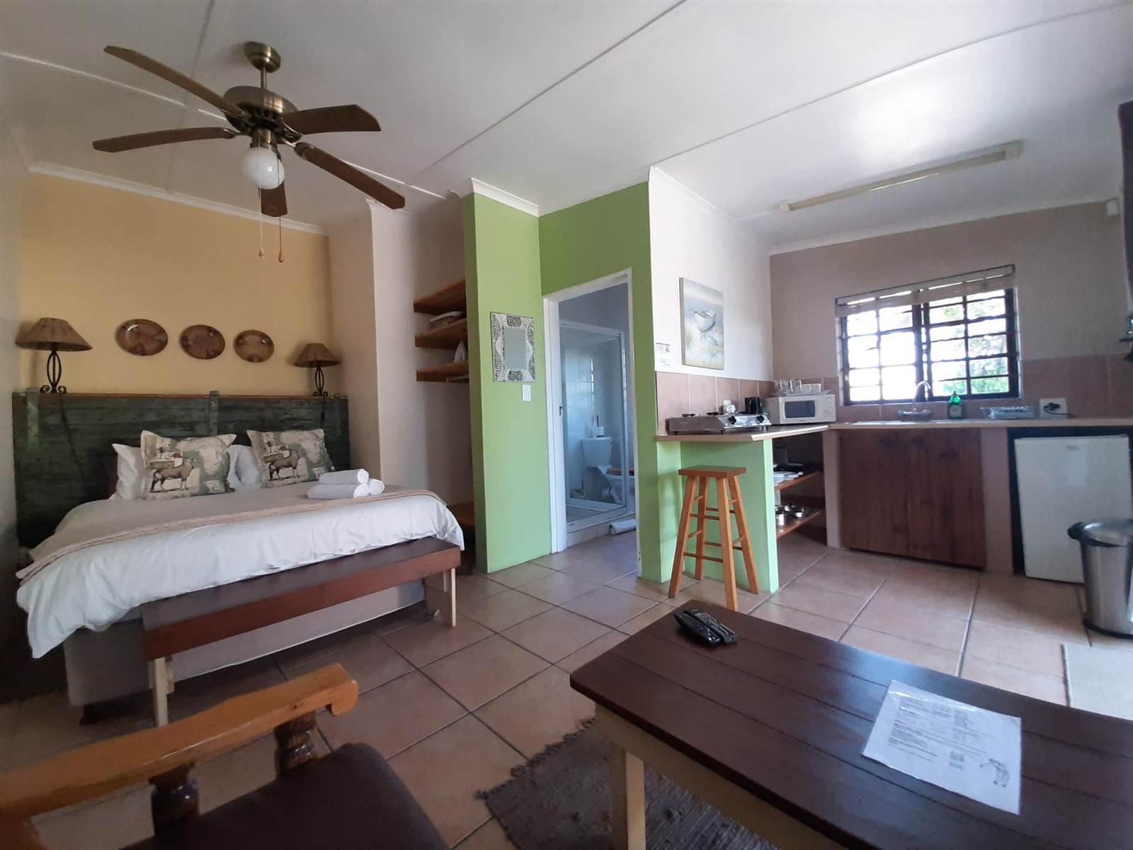 6 Bed, Bed and Breakfast in Gansbaai and surrounds photo number 23