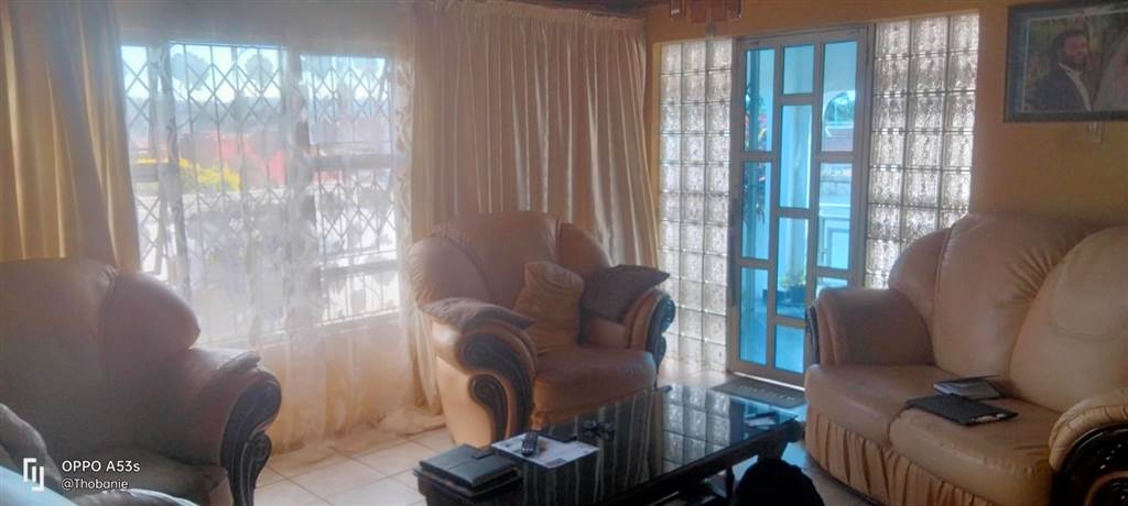 3 Bed House in Ntuzuma photo number 13