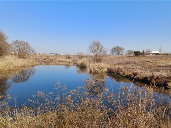 1005 m² Land available in Bronkhorstbaai