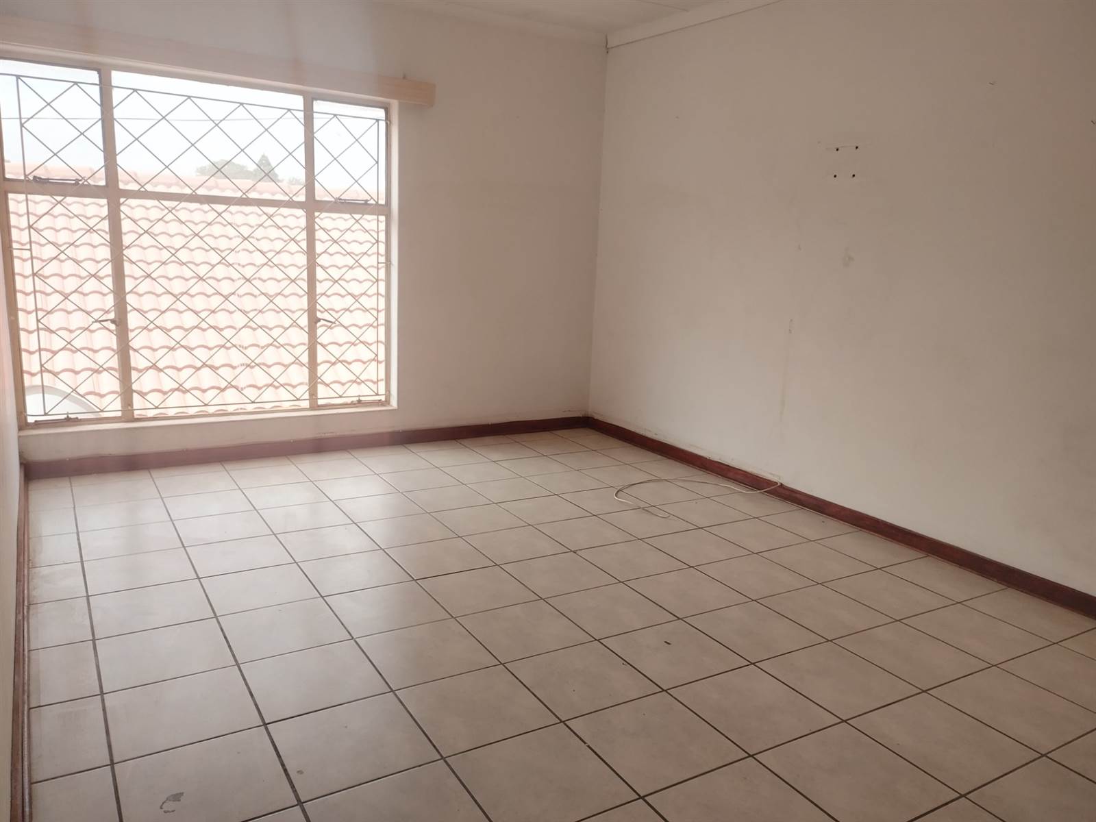 2 Bed Apartment in Casseldale photo number 5