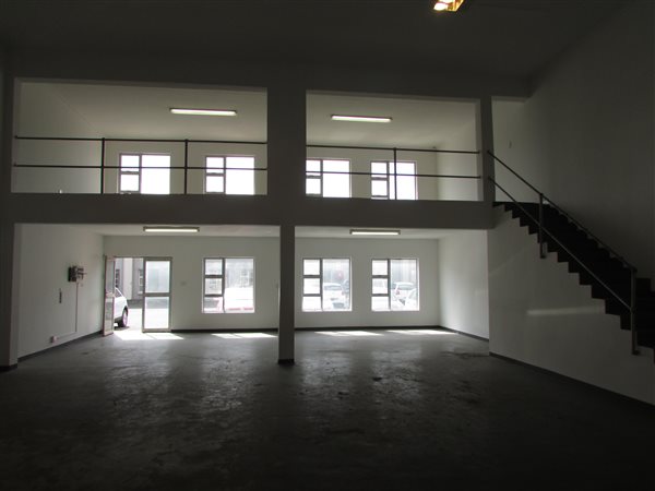 203  m² Industrial space