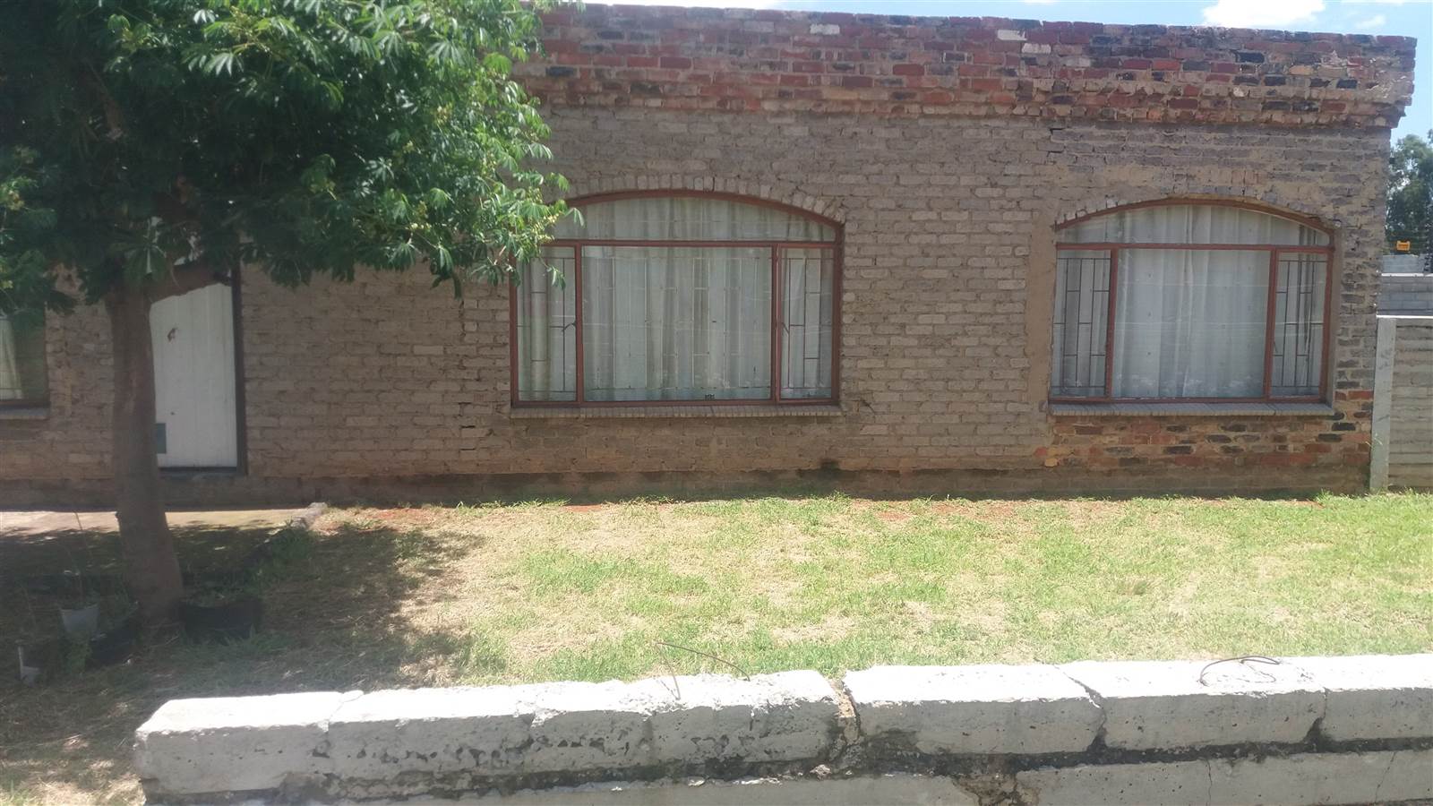 3 Bed House in Meyerton Park photo number 2