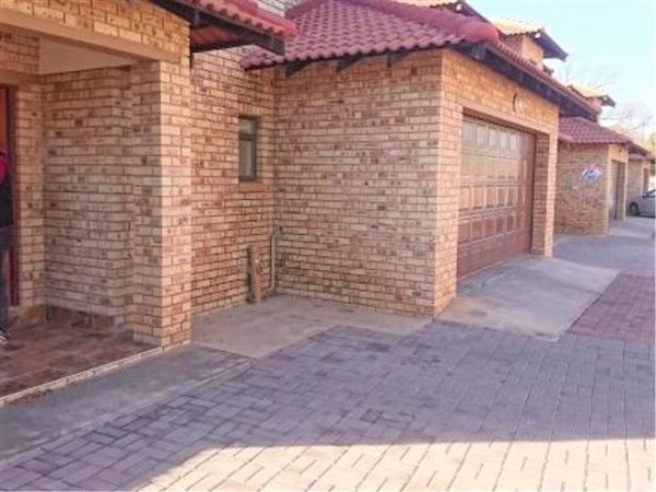 3 Bedroom Duplex 3 Bedroom Duplex