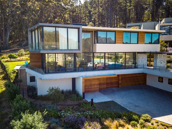5 Bedroom House 5 Bedroom House