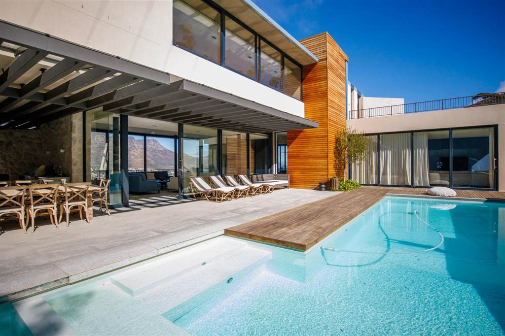 5 Bedroom House 5 Bedroom House