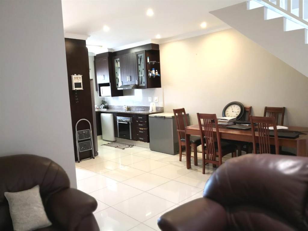 3 Bed Townhouse in Mt Edgecombe photo number 4