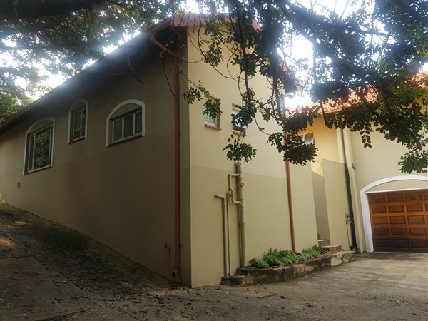 4 Bedroom House 4 Bedroom House