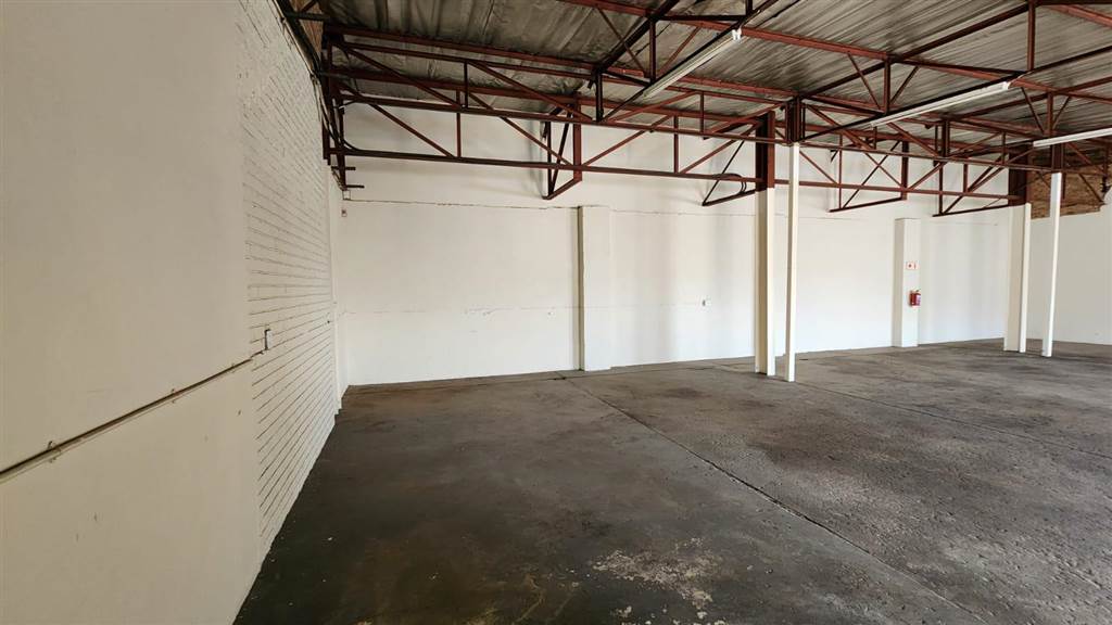 215  m² Industrial space in Rosslyn photo number 14