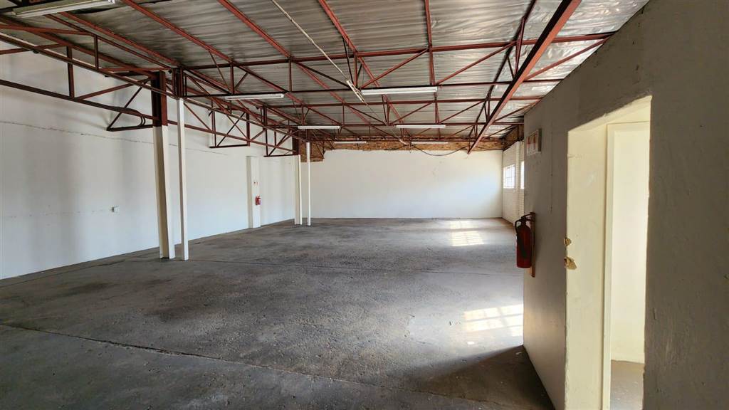 215  m² Industrial space in Rosslyn photo number 10