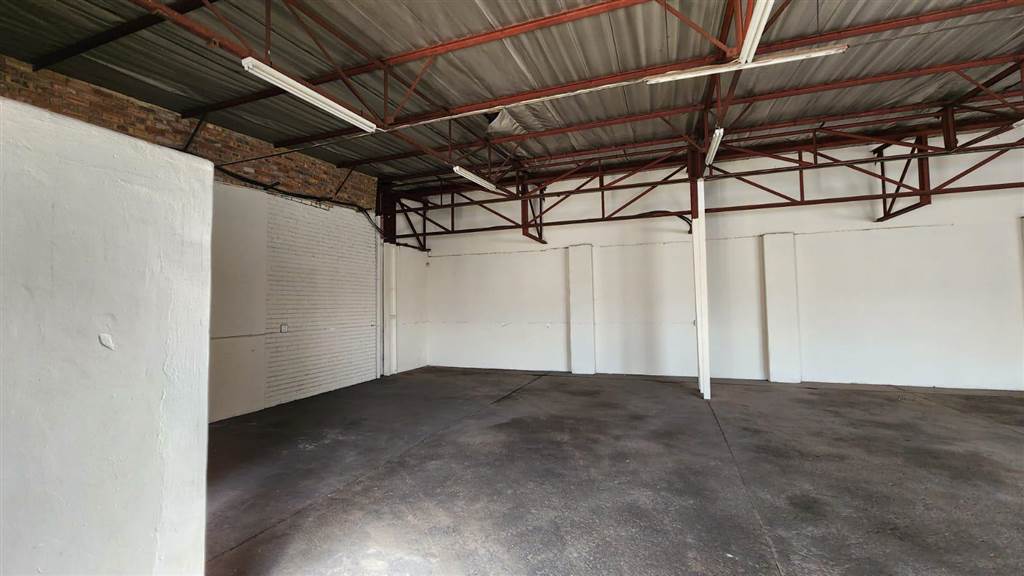 215  m² Industrial space in Rosslyn photo number 12