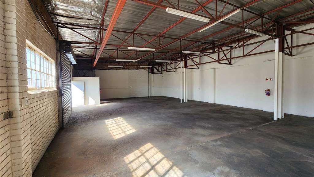215  m² Industrial space in Rosslyn photo number 6