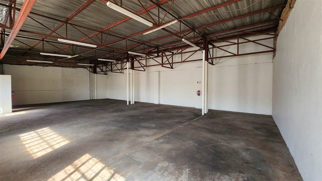 215  m² Industrial space in Rosslyn photo number 7