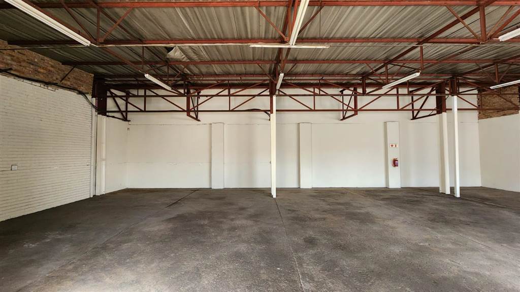 215  m² Industrial space in Rosslyn photo number 13